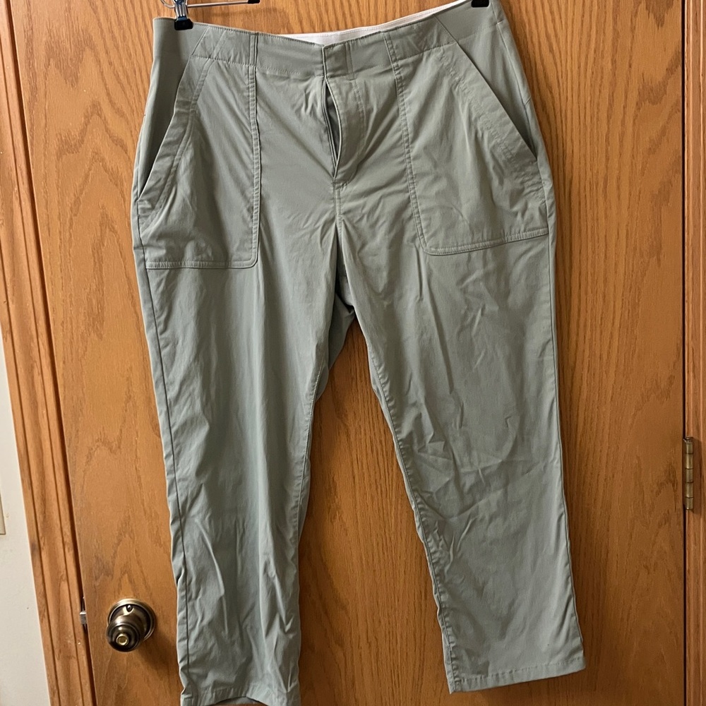 Eddie Bauer size 12Women's Light sage Green pants, ankle length